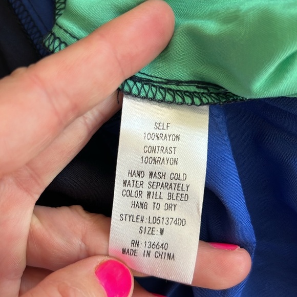 NWT Navy & Rainbow L’ATISTE Pleated Mini Dress with Rope Belt M - Picture 12 of 12